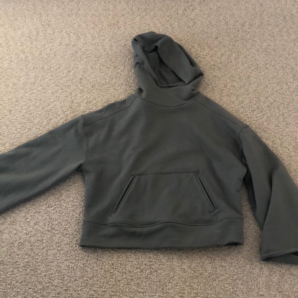 Alo hoodie sweatshirt poncho